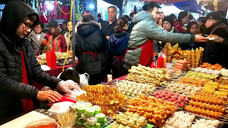 hanoi night market 3